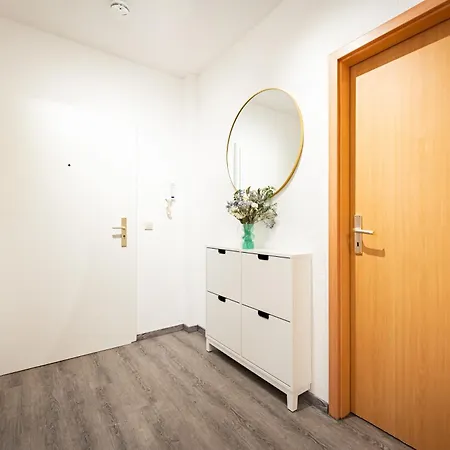 Grosszuegiges Perfekt Fuer Familien Und Geschaeftsreisende