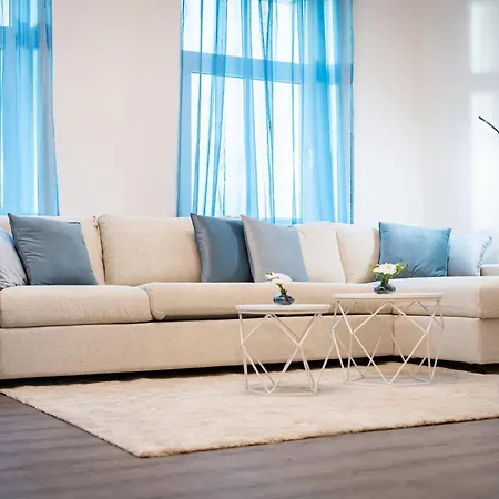 Grosszuegiges Perfekt Fuer Familien Und Geschaeftsreisende דירה *